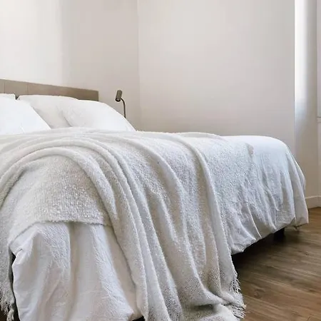 Climatise Centre De Apartment *
