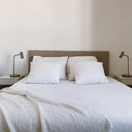 Climatise Centre De Apartment Cannes